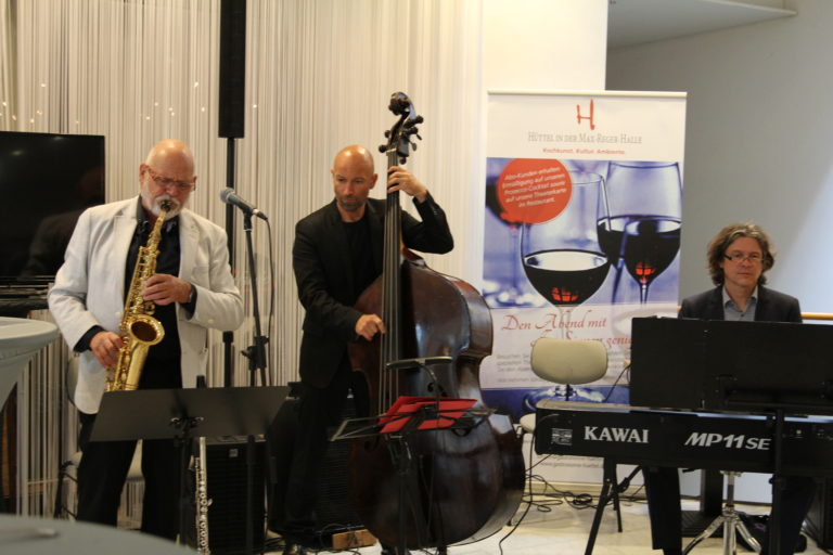 Musikalische Begleitung beim Ratsempfang am 13. Wissenschaftstag in Weiden, Foto: Sonja Wiesel