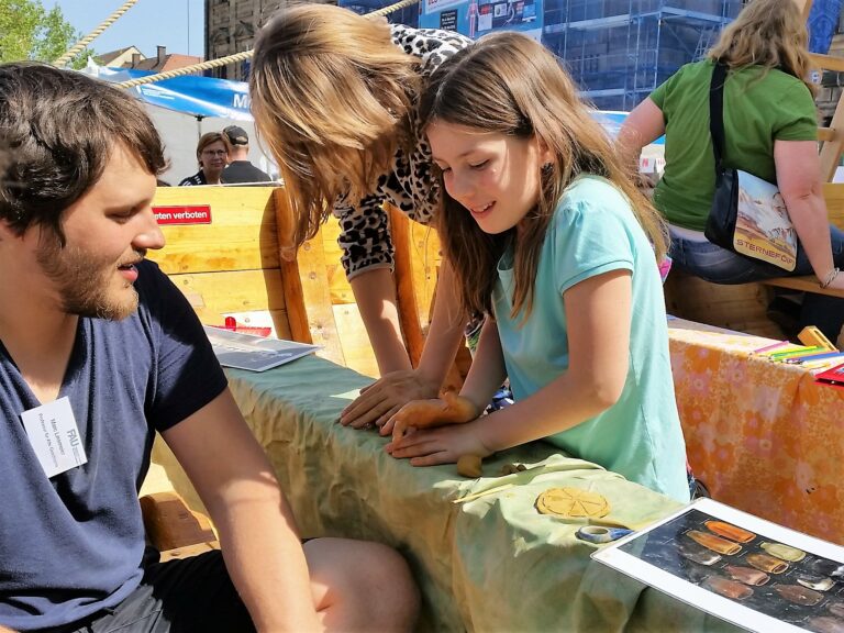 Geschichte zum Anfassen auf dem Römerboot, Foto: Kulturidee