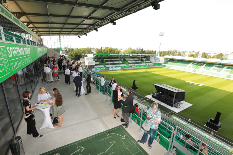 Empfang im Sportpark Ronhof  beim Wissenschaftstag in Fürth, Foto: Udo Dreier