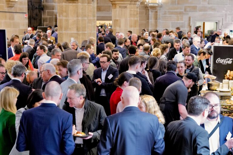 Get-together in der Ehrenhalle im Nürnberger Rathaus, Foto: Günter Laurer